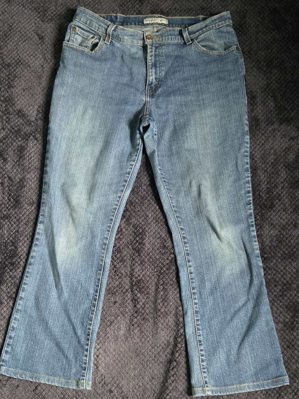 Levi’s 550 Relaxed Bootcut Jeans Womens 12M 32W Medium Wash Blue Denim Mid Rise